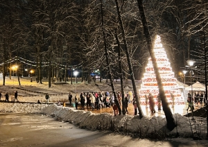 Svētku egle Lielvārdē. 27.11.2022.