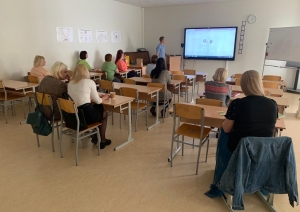 Ogres novada karjeras konsultanti tiekas seminārā Ikšķiles vidusskolā