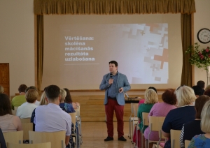 Ogres 1.vidusskolā notiek metodiskā konference “Iedvesmot. Mācīties. Darīt”