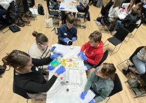 Konkursa Bio-ķīmiski aktīvs dalībnieki eksperimenta laikā