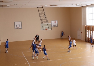 Sportisti spēlē basketbolu 06.09.2024.