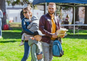 Pasākums "Mežs - veselībai" (22.04.2023.) putnu būrīšu sišana