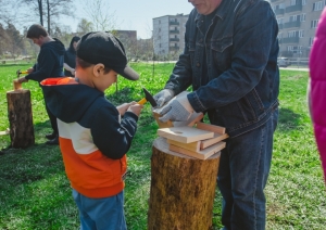 Pasākums "Mežs - veselībai" (22.04.2023) būrīšu sišana