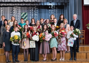 Skolas absolventi un pedagogi. 2021./2022. mācību gads