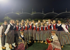 Ogres Centra pamatskolas jauniešu deju kolektīvs "Dzītariņš"