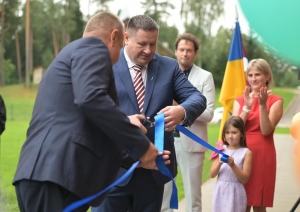 Egis Helmanis un Andis Pētersons griež lentu 23.08.2024.