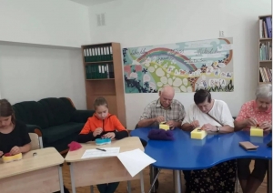 seniori ar jauniešiem filcē 08.2024.