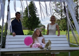 Ģimenes no Rembates pulcējas bērnības svētkos