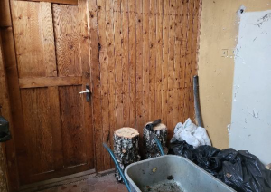 Sakaru nodaļa Rembate-koka durvis