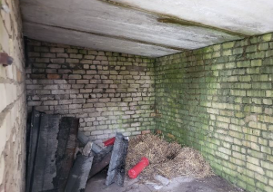 Sakaru nodaļas Rembate šķūnis - vienstāvu balta ķieģeļu ēka