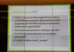 Ogres novada izglītības iestāžu vadītāji mācībās gūst zināšanas par mērķu sasniegšanu