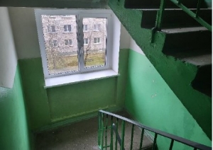 Zaļa kāpņu telpa
