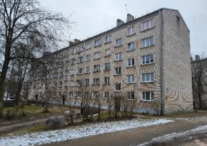 Piecstāvu ķieģeļu māja