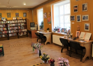 Tomes bibliotēkai 100