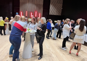 Ogres skolu skolēnu vecāki piedalās Izglītības pārvaldes organizētā konferencē