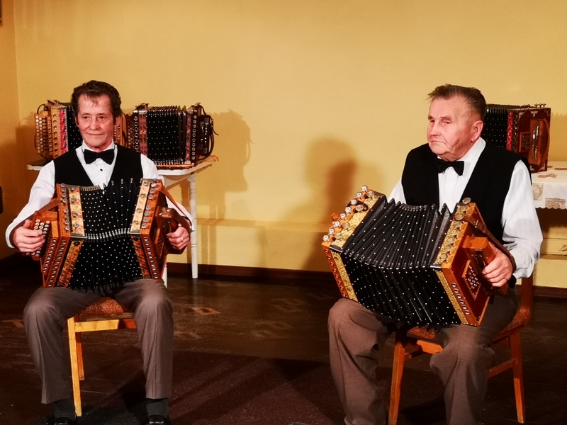 Tautas mūzikas koncertu cikls “Pērles kabatā”