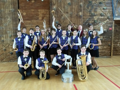 Birzgales mūzikas skolas bērni ar mūzikas instrumentiem