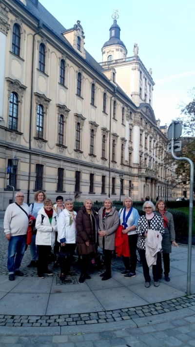 Ikšķiles Senioru skolas dibinātājas Anita Strante un Sanita Bertmane pieredzes apmaiņas braucienā Polijā Vroclavas universitātē