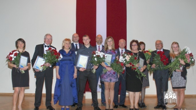 Latvijas Republikas dzimšanas dienā sumina novadniekus