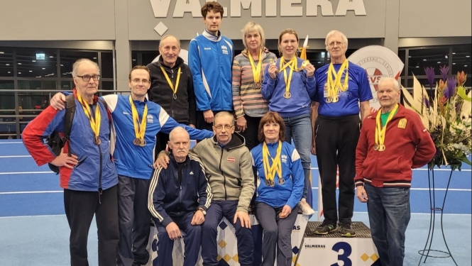  Ogres novada vieglatlētikas vecmeistariem 39 medaļas Valmierā
