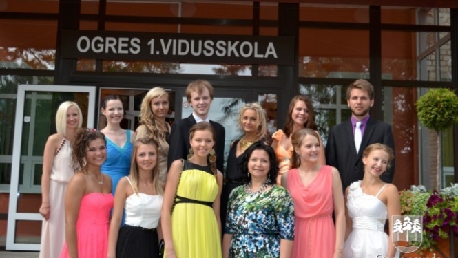 Valdības atzinība Ogres 1. vidusskolas absolventiem