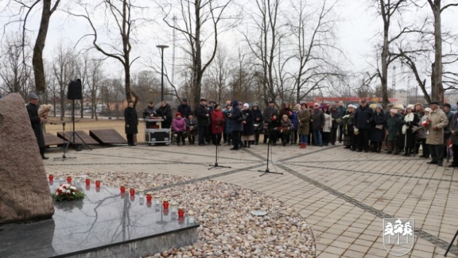 Ogrē piemin represiju upurus