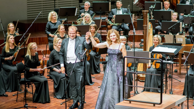A.Lakstīgala ierakstījis opermūzikas CD, gatavojas koncertam Liepājā