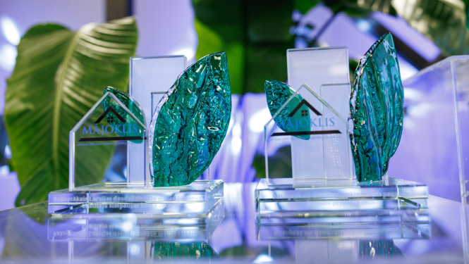 Latvijas sakoptākā pagalma konkursā šogad triumfē Ogres novads un pilsēta. Balvas