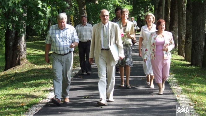 Neilgi pirms jaunā mācību gada, 25. augustā, Taurupes pagastā tika atklāts renovētais sporta laukums.