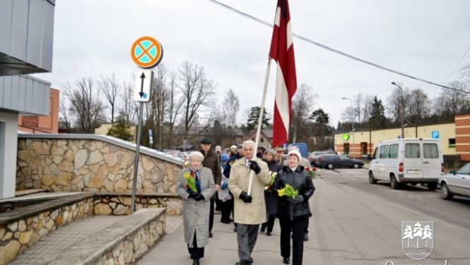 Ogrē piemin komunistiskā genocīda upurus