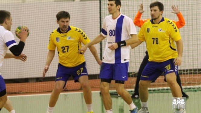 Ogres handbolisti uzvar Latvijas čempionus