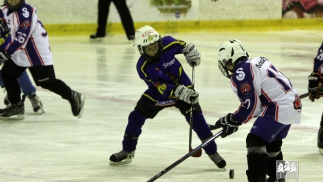 Jaunie Ogres hokejisti – Latvijas čempionāta līderi