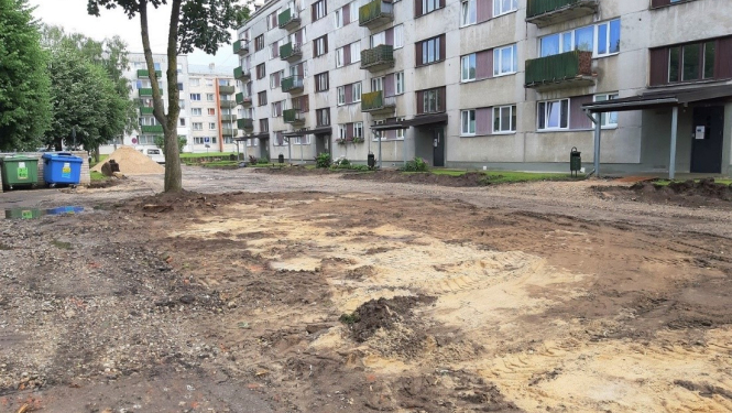 Uzsākti labiekārtošanas darbi daudzdzīvokļu māju iekšpagalmos