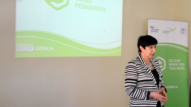 Ogrē diskutē par cienīga darba apstākļiem pedagogiem