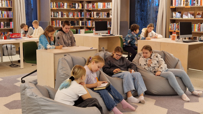 Ogres Centrālā bibliotēka īsteno lasīšanas veicināšanas programmu "Lasītrosme", kurā iesaistīties tika aicinātas visas Ogres novada izglītības iestādes, kā arī publiskās un skolu bibliotēkas.