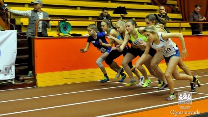 Mūsu vieglatlētiem 12 medaļas Latvijas čempionātā telpās