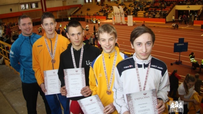 Ogres NSC vieglatlēti no Latvijas čempionāta atved 10 medaļas