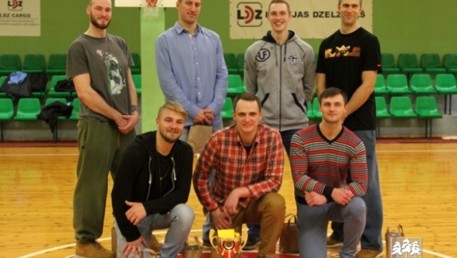 "LOS OG3R" izcīna Ogres novada kausu basketbolā