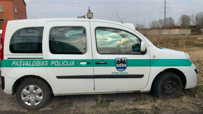 Kustamās mantas transportlīdzekļa Renault Kangoo ar valsts reģistrācijas numuru HP5846 atsavināšanas izsole