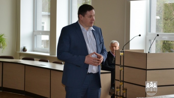 Ogres tehnikuma audzēkņi prezentē radošās vīzijas Ogres pilsētas logo izveidei