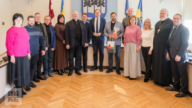 Siguldas pašvaldības un reliģisko konfesiju pārstāvji Siguldas pašvaldības pārstāvji Ogrē iepazīstas ar reliģisko lietu komisijas darbu