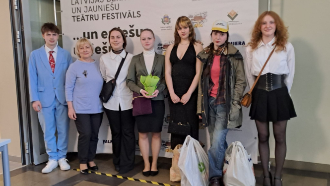 Trīs Ogres novada izglītības iestāžu teātru kolektīvi veiksmīgi pārstāv novadu festivālā "... un es iešu un iešu!"