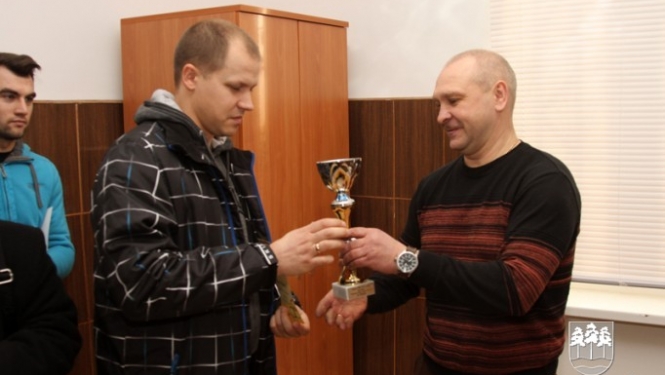 Snaiperi sadala Ziemassvētku kausu ložu šaušanā