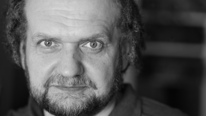 Lekciju ciklā “AizrauRuna” viesosies dramaturgs un režisors Lauris Gundars