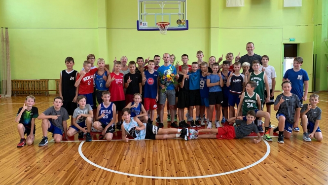 Basketbola skola