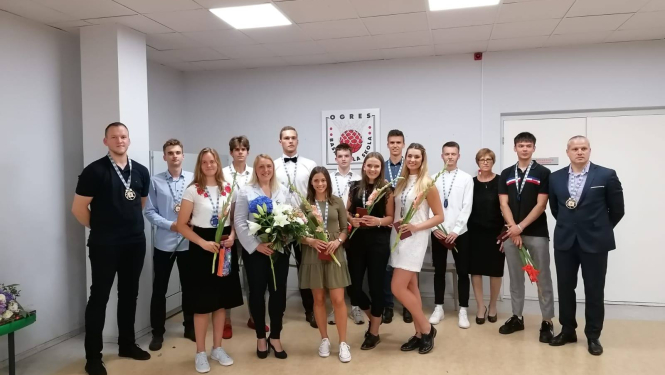Ogres Basketbola skola sveic skolas absolventus