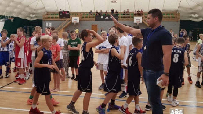Ogres jaunajiem basketbolistiem sudraba medaļas Tallinā