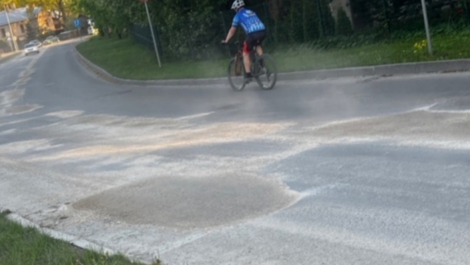 Brīvības iela ar  bedrēm 05.2023.