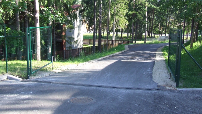 Stāvlaukums aiz OCB