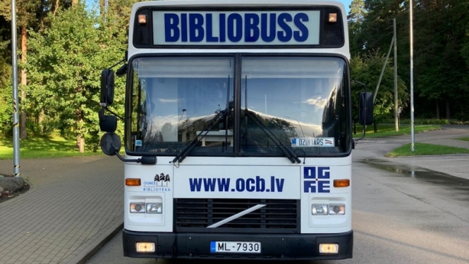 Novembris – Ogres Centrālās bibliotēkas bibliobusa jubilejas mēnesis